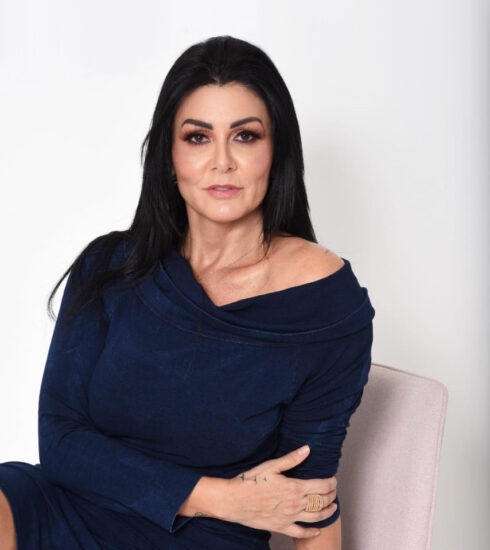 Revista Voix - Lú Brandão - A rainha da rena no Brasil! https://www.revistavoix.com/wp-content/uploads/2022/03/logo.png - Lú Brandão - A rainha da rena no Brasil! -