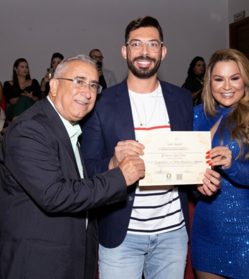 https://www.revistavoix.com/wp-content/uploads/2022/03/logo.png - Fashion Hair & Beauty 2022 edição Cachoeiro de Itapemirim -