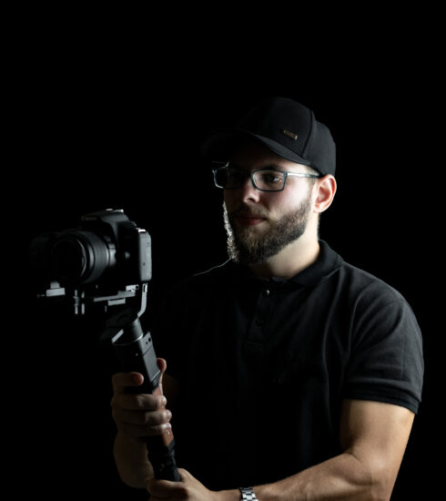 https://www.revistavoix.com/wp-content/uploads/2022/03/logo.png - ROVE Produções - Marketing Visual - Rove Produções