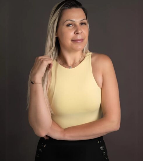 Revista Voix - Dulcilene Oliveira - A jornada de fé e empreendedorismo em Portugal. https://www.revistavoix.com/wp-content/uploads/2022/03/logo.png - Dulcilene Oliveira - A jornada de fé e empreendedorismo em Portugal. -