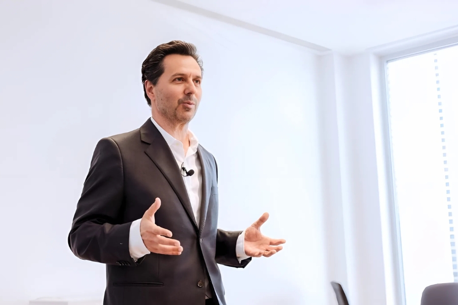 Revista Voix - Luís Lourenço – Uma vida nova através do Coaching Financeiro. https://www.revistavoix.com/wp-content/uploads/2022/03/logo.png - Luís Lourenço – Uma vida nova através do Coaching Financeiro. -