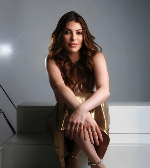 Revista Voix - Nayara Morais - Reconciliar com o espelho e redescobrir sua autoestima. https://www.revistavoix.com/wp-content/uploads/2022/03/logo.png - Nayara Morais - Reconciliar com o espelho e redescobrir sua autoestima. -