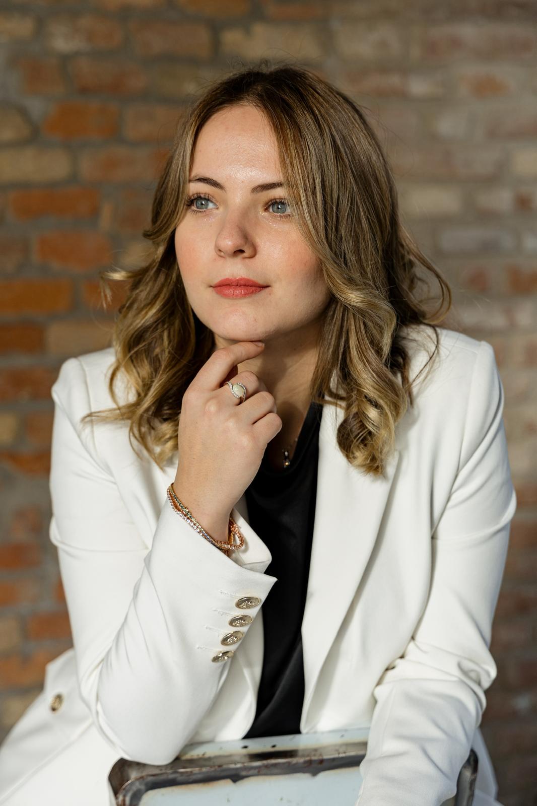 Revista Voix - Fernanda Schoupinski - Ricominciare da Me. https://www.revistavoix.com/wp-content/uploads/2022/03/logo.png - Fernanda Schoupinski - Ricominciare da Me. -