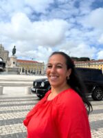 https://www.revistavoix.com/wp-content/uploads/2022/03/logo.png - Menina-Mulher: O Reflexo que queremos ver crescer - Lídia Farinha. -