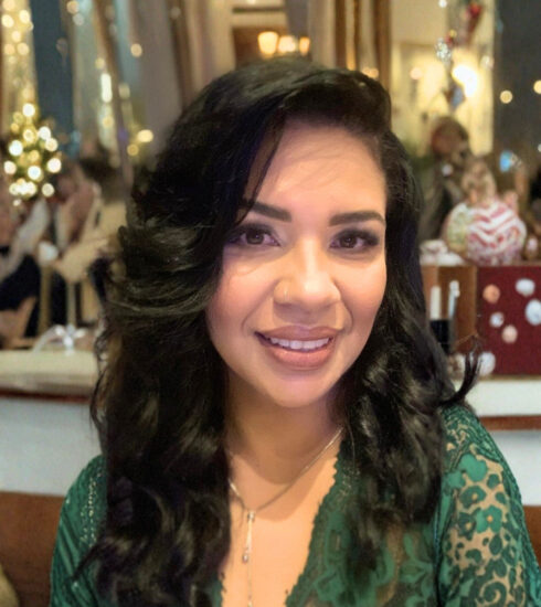 Revista Voix - Sirley Silva - Uma profissional que se destaca pela paixão. https://www.revistavoix.com/wp-content/uploads/2022/03/logo.png - Sirley Silva - Uma profissional que se destaca pela paixão. - Rove Produções