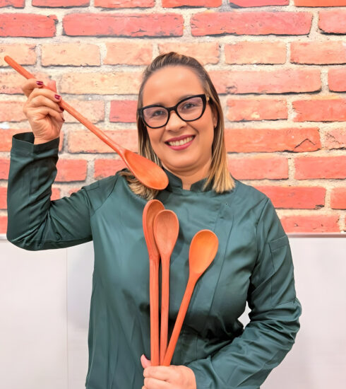Revista Voix - Adriana Oliveira - A trajetória de uma empreendedora com coragem. https://www.revistavoix.com/wp-content/uploads/2022/03/logo.png - Adriana Oliveira - A trajetória de uma empreendedora com coragem. -