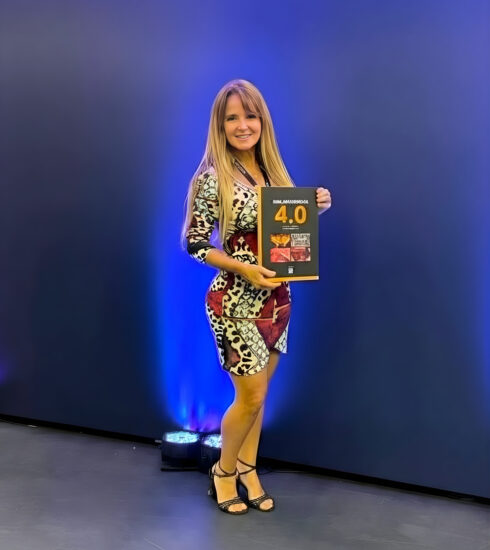 Revista Voix - Dra. Sandra Alvarenga – Uma trajetória profissional pautada na excelência e no compromisso com a evolução da Odontologia. https://www.revistavoix.com/wp-content/uploads/2022/03/logo.png - Dra. Sandra Alvarenga – Uma trajetória profissional pautada na excelência e no compromisso com a evolução da Odontologia. -