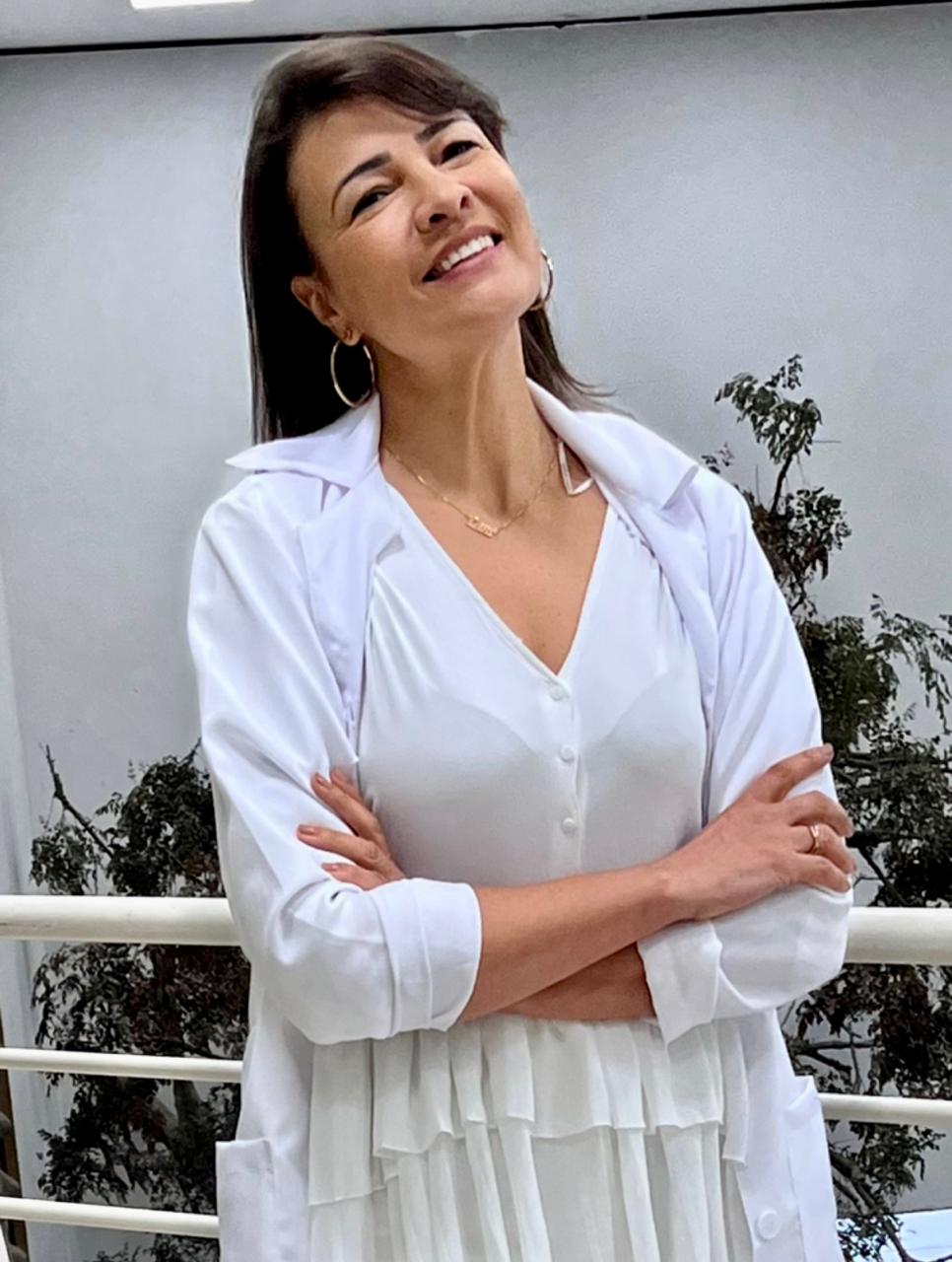 Revista Voix - Lara Góis - De artista jornalista à morfologista. https://www.revistavoix.com/wp-content/uploads/2022/03/logo.png - Lara Góis - De artista jornalista à morfologista. -