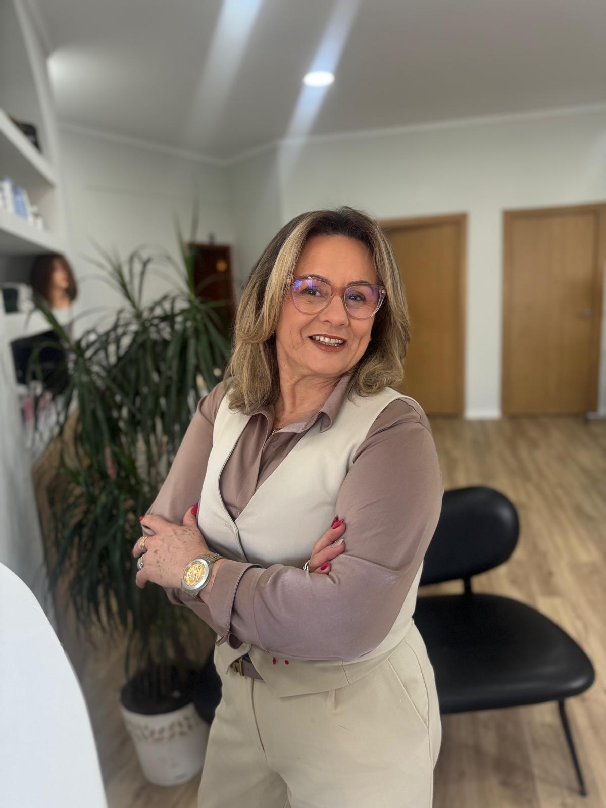 https://www.revistavoix.com/wp-content/uploads/2022/03/logo.png - Maria Sales - Uma trajetória de sucesso e competência. -