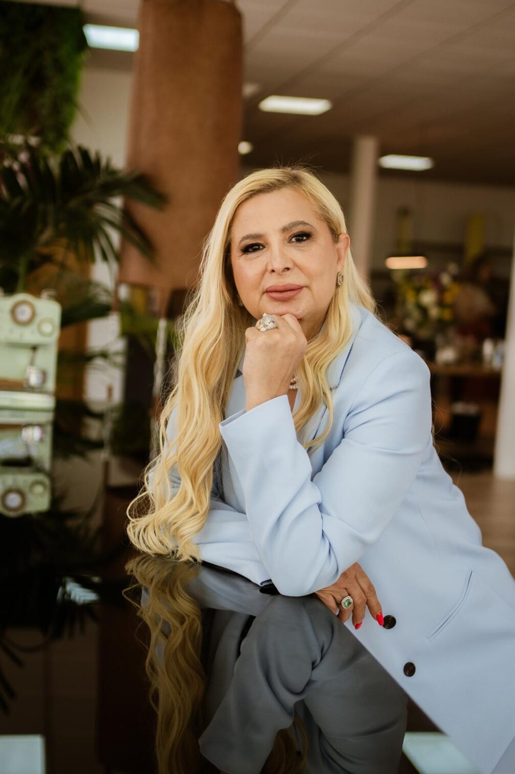https://www.revistavoix.com/wp-content/uploads/2022/03/logo.png - Glória Teixeira - Especialista em extensões capilares. -