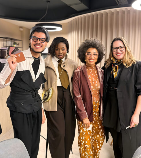 https://www.revistavoix.com/wp-content/uploads/2022/03/logo.png - Trend Report: Fashion Network da Amora Fashion Hub. -