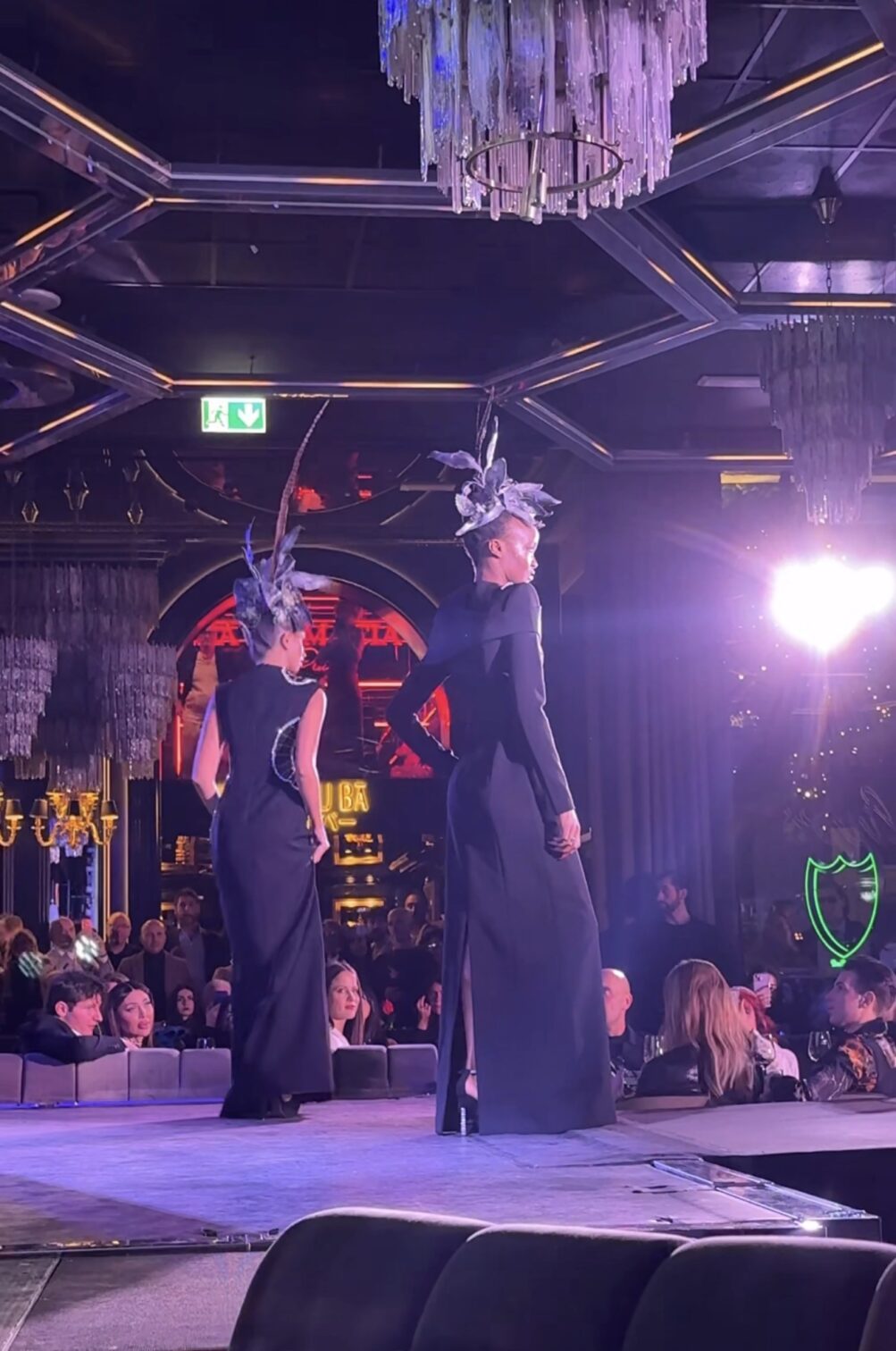 https://www.revistavoix.com/wp-content/uploads/2022/03/logo.png - Uma noite entre Luxo, Moda e Exclusividade: O Top Model Worldwide no Philipp Plein Club. -