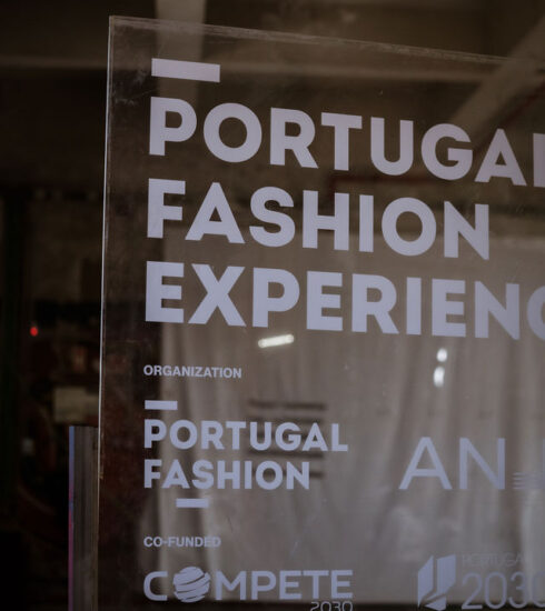 https://www.revistavoix.com/wp-content/uploads/2022/03/logo.png - Portugal Fashion Experience BLOOM: Onde nasce o futuro da moda portuguesa. -
